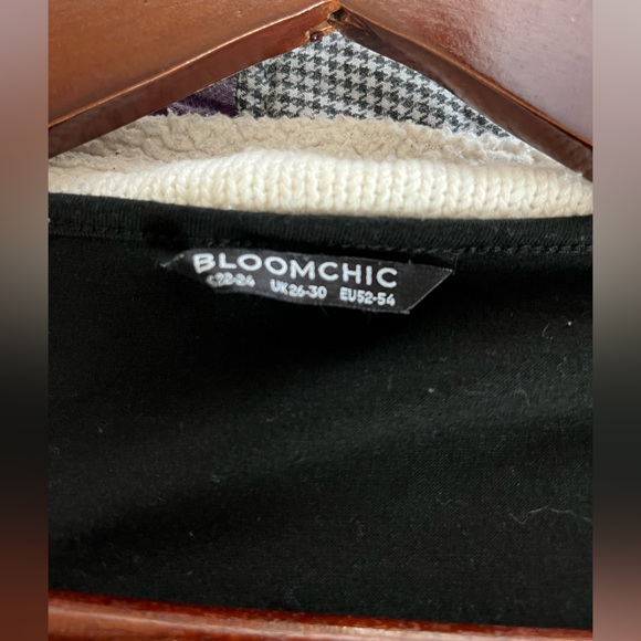 Bloomchic Black with Bell Sleeves Mid/Length Dress women’s size 3X - Picture 12 of 14